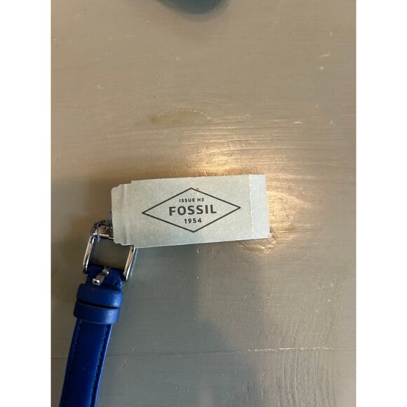 Fossil Women's Watch with Navy Leather Band NWT Preppy Office - Picture 6 of 6